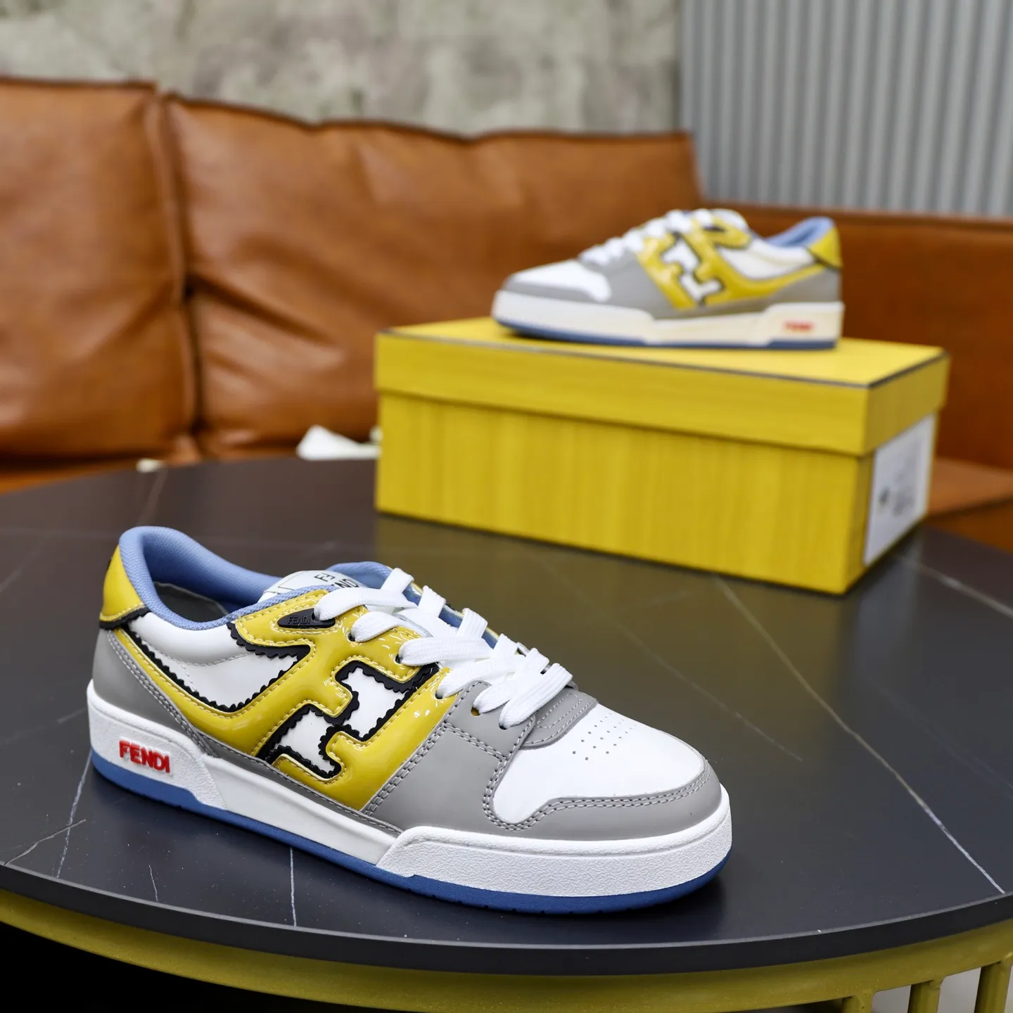 Ex-factory price: 640🔥Couple model (top original order) Brand: FENDI Size: 35-44 (customized for men 38 and 45) Grade: original order quality High version Material: Imported original cowhide stitching ➕ High-quality and comfortable lining Original TPU lightweight anti-slip outsole Style category: Travel fashion casual shoes Versatile trend